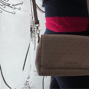 Michael Kors cross body purse pink